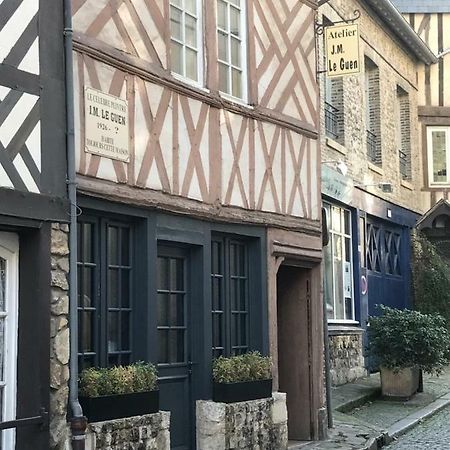 La Bonbonniere De Sofi Apartment Honfleur Bagian luar foto