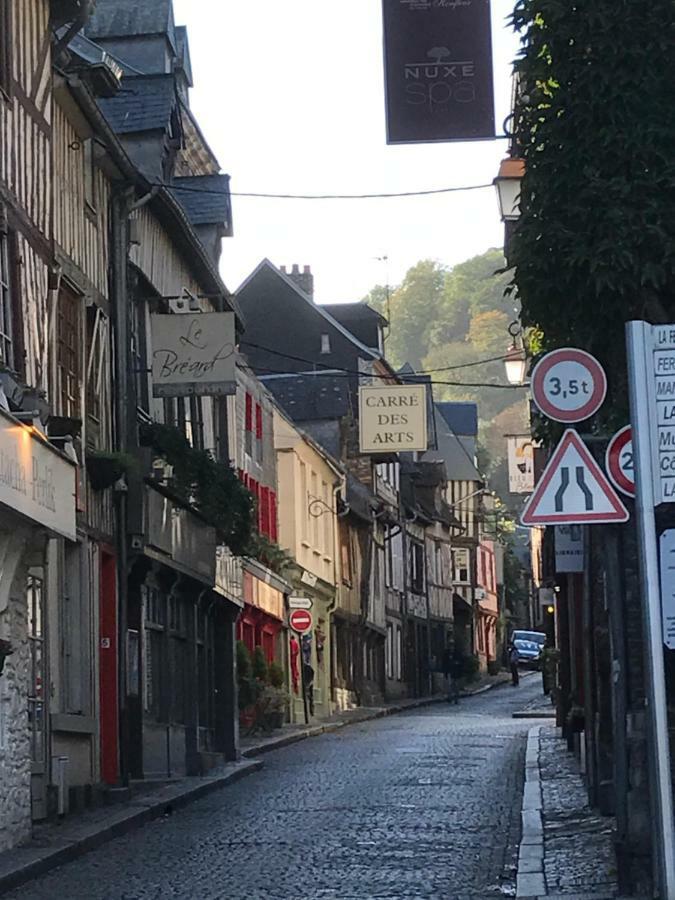 La Bonbonniere De Sofi Apartment Honfleur Bagian luar foto