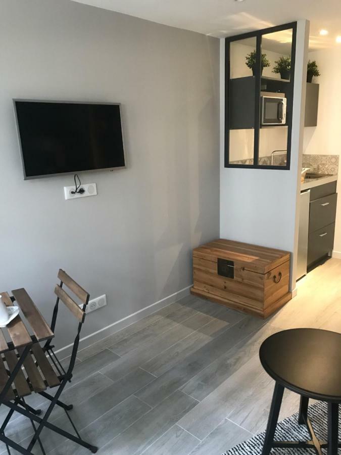 La Bonbonniere De Sofi Apartment Honfleur Bagian luar foto